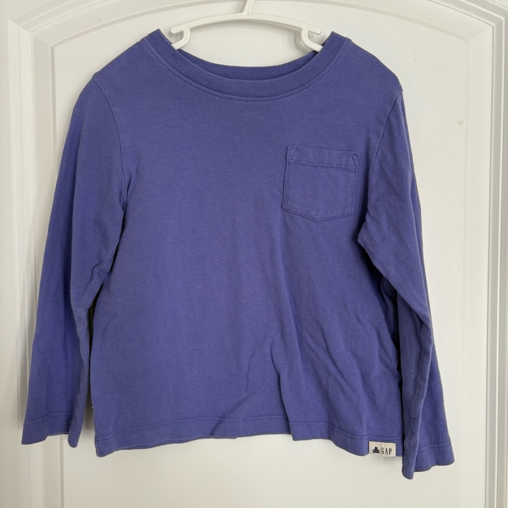 🟧$4 ADD-ON🟧 GAP • 4T • long sleeve tee